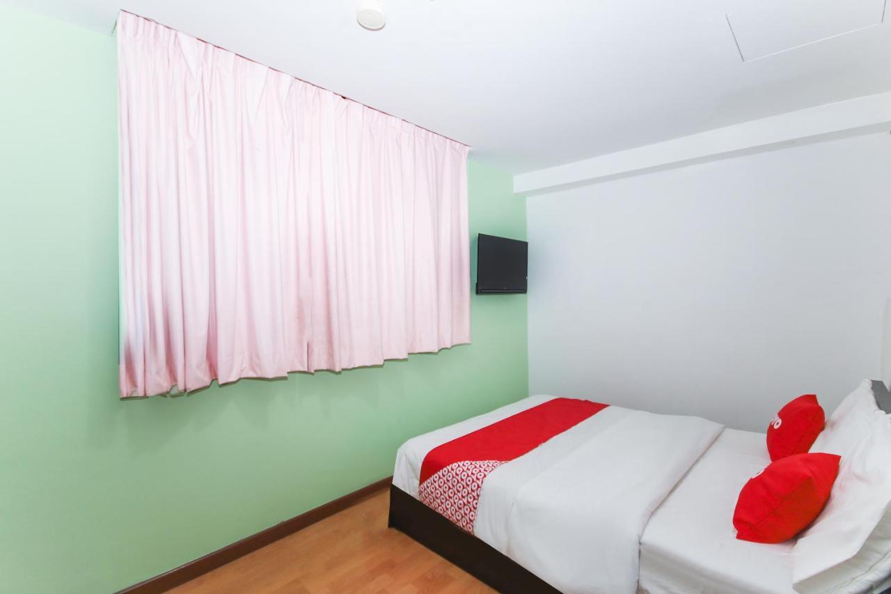 Super Oyo 90345 Tm Hotel Ампанг Екстериор снимка